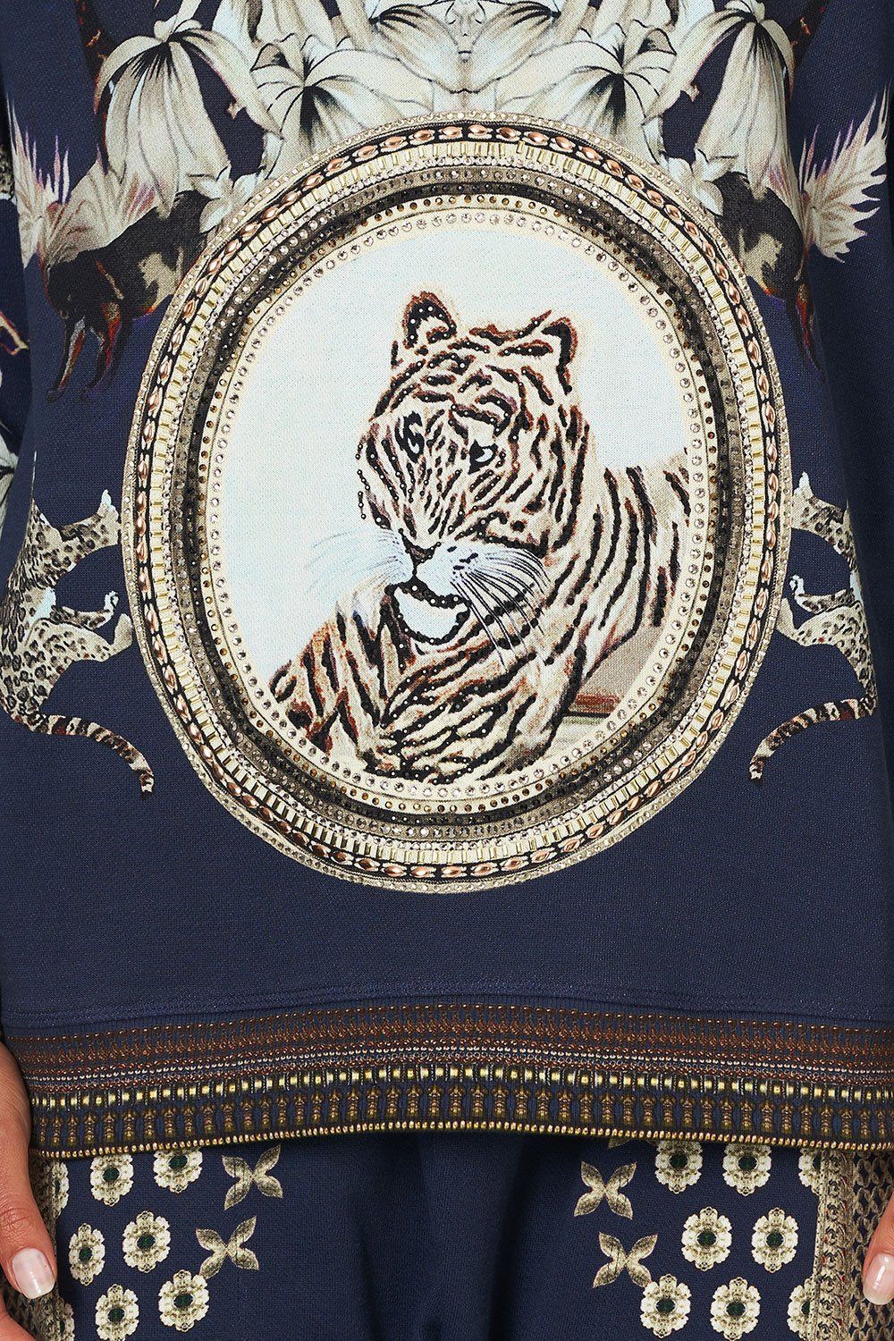 HOODIE WITH POCKETS A LITTLE PAST TWILIGHT