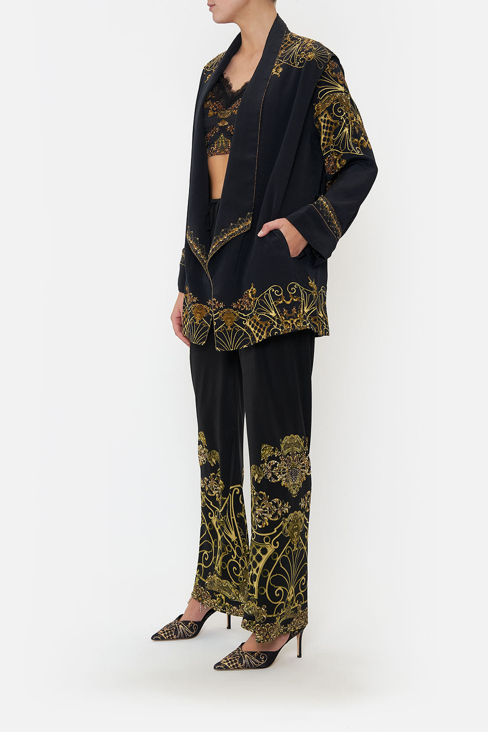 RELAXED BLAZER WITH WIDE CUFF SHADOWS OF ARMADA