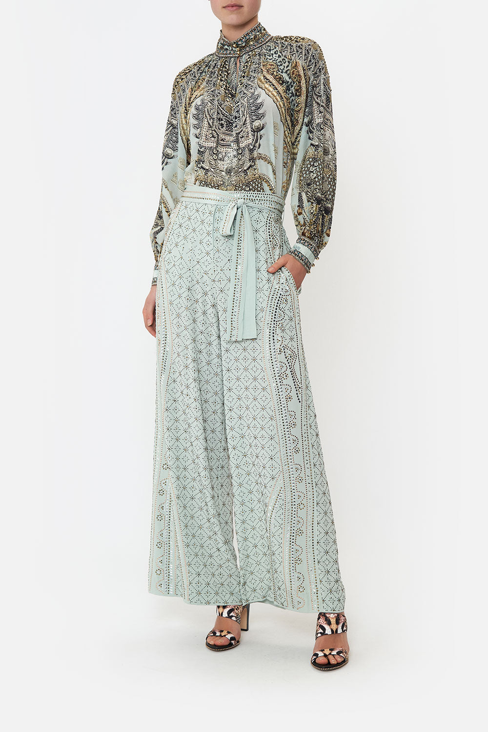 RAGLAN BUTTON UP SHIRT FREE ESPIRITU