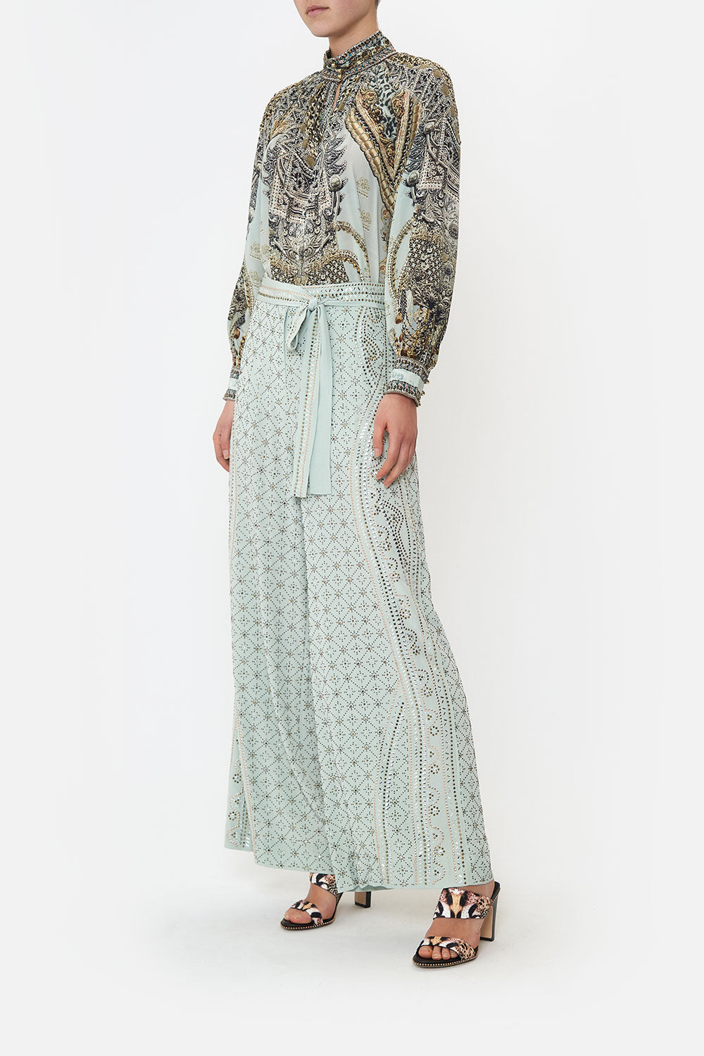 RAGLAN BUTTON UP SHIRT FREE ESPIRITU