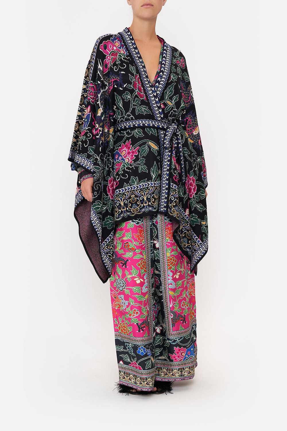 SHORT KNIT PONCHO WITH TIE TWILIGHTS TOKEN