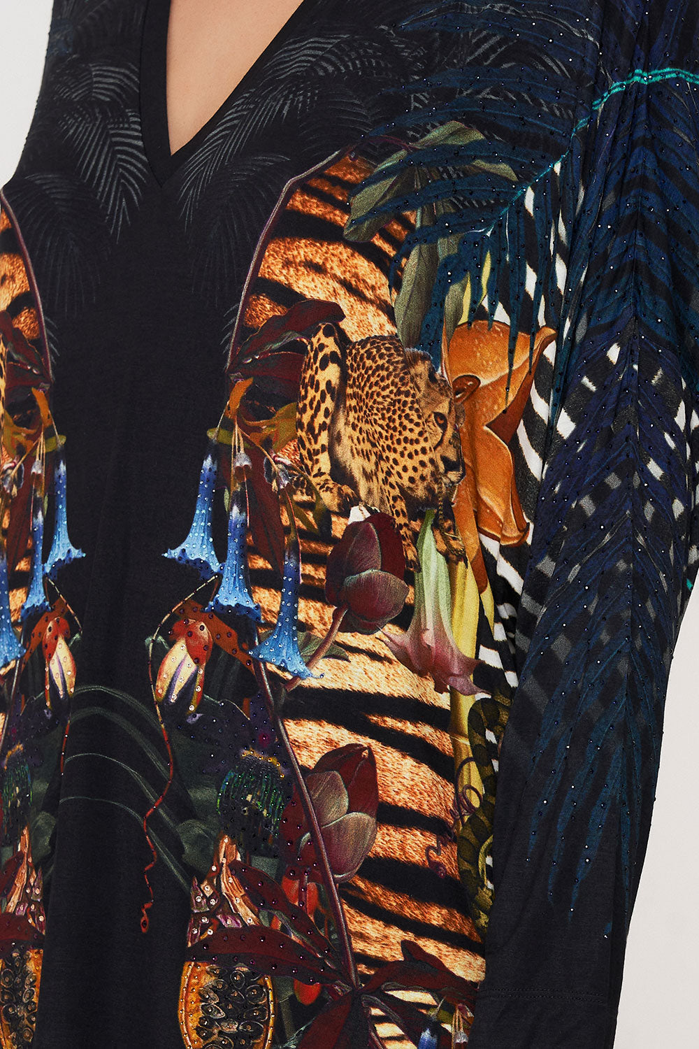 SIDE SPLIT TEE NATURAL INSTINCT