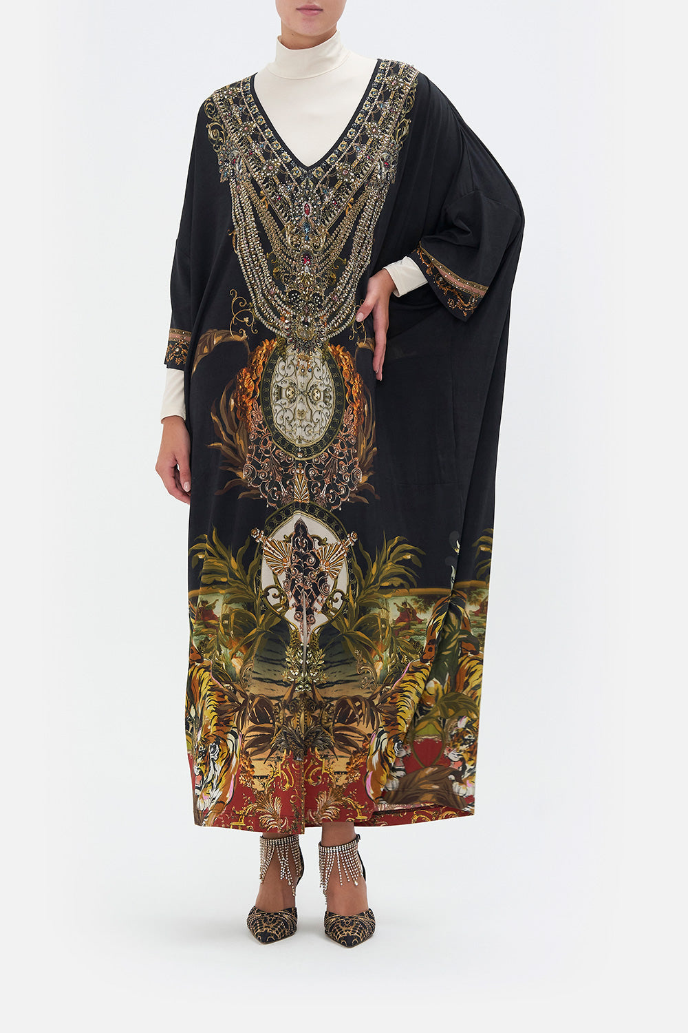 V NECK BATWING KAFTAN THE QUEENS KING
