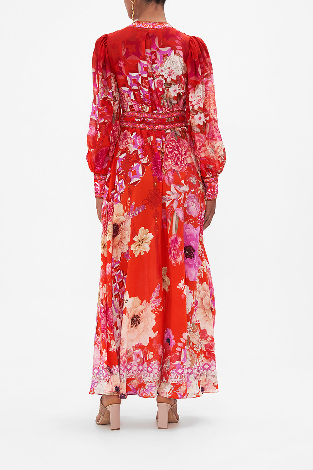 BUTTON DRESS WITH SHAPED WAISTBAND AND THE QUEEN WORE RED