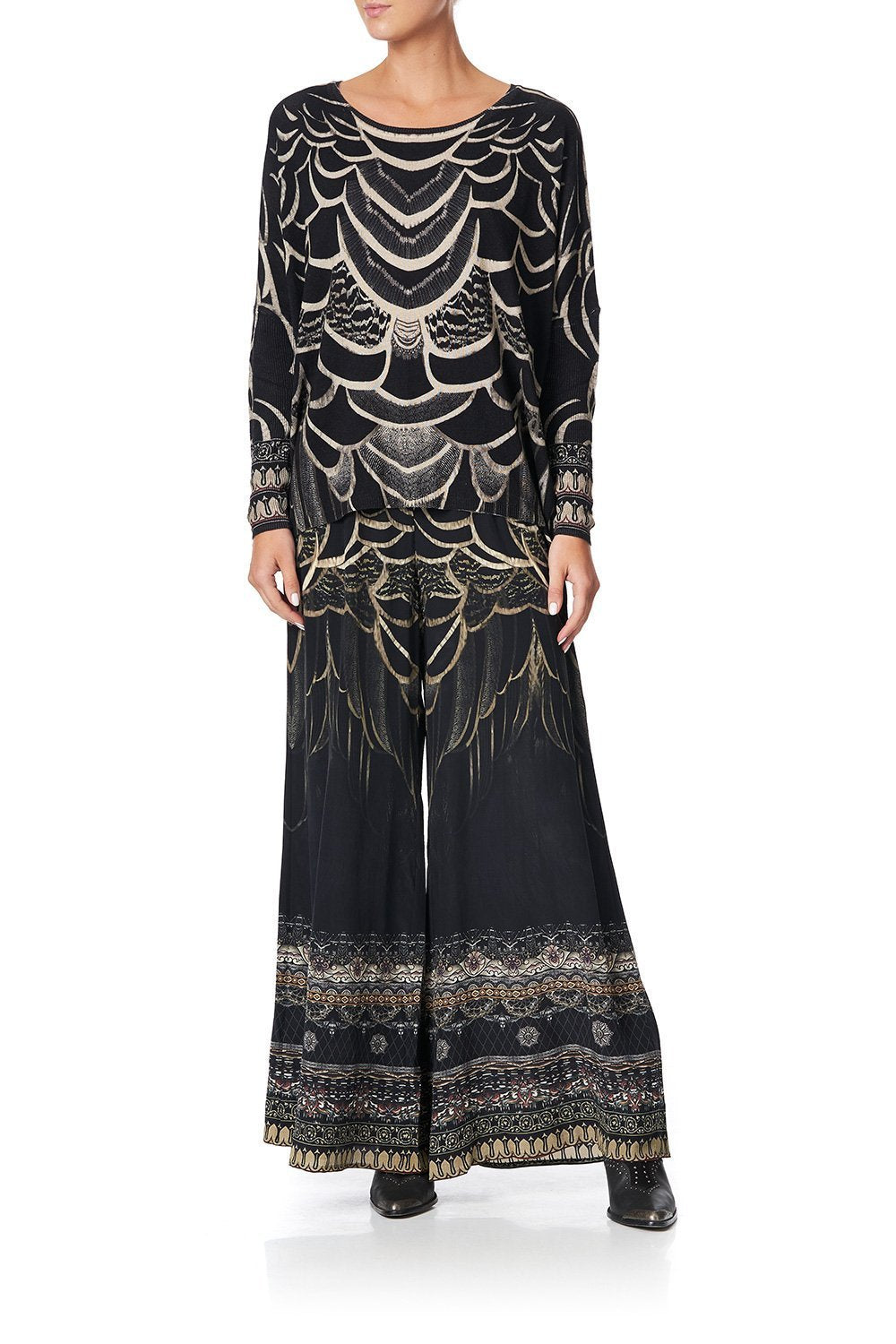 OVERSIZE LONG JUMPER UNDER A FULL MOON