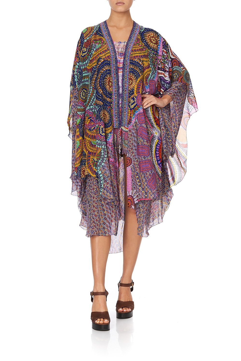 SCALLOPED EDGE LAYER WARLU DREAMING