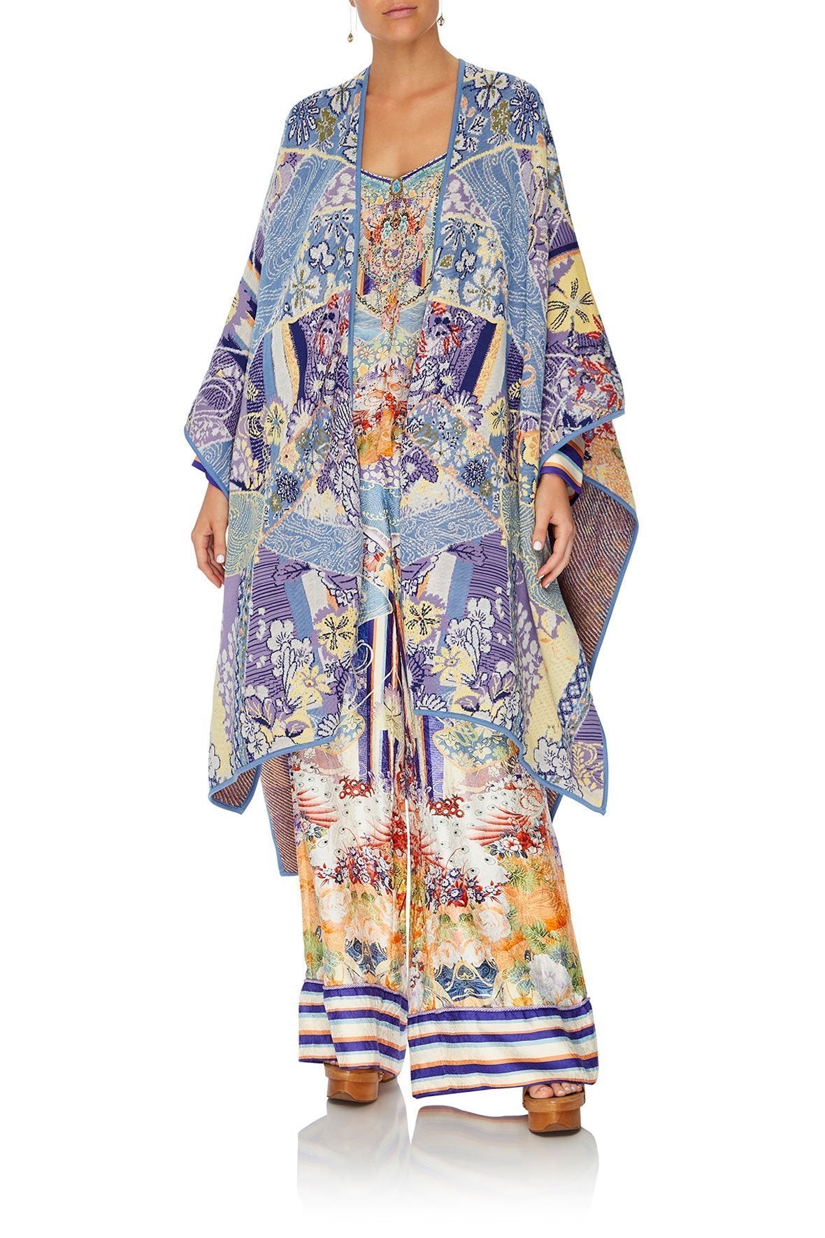 THROW OVER PONCHO GIRL IN THE KIMONO